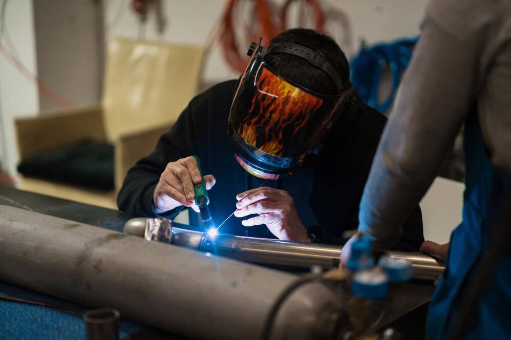 Top Uses for Welding Wire Contractors Trust